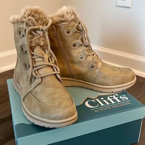 CLIFFS by a white Mountain Holly Booties